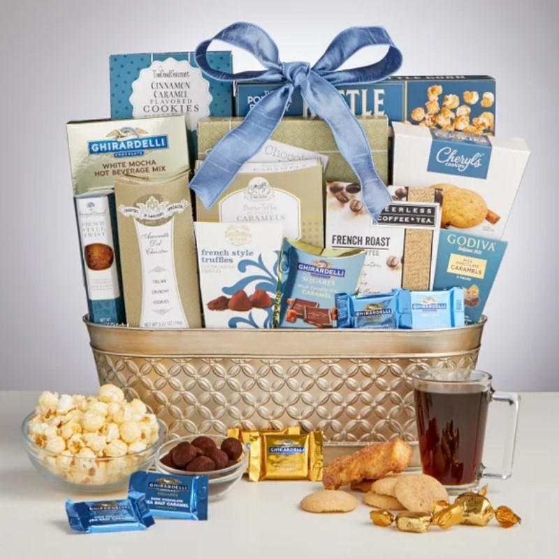 Majestic Grandeur Gourmet Gift Basket - Supreme